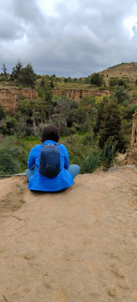 Mapis Munoz en la montaña en un momento de conexión