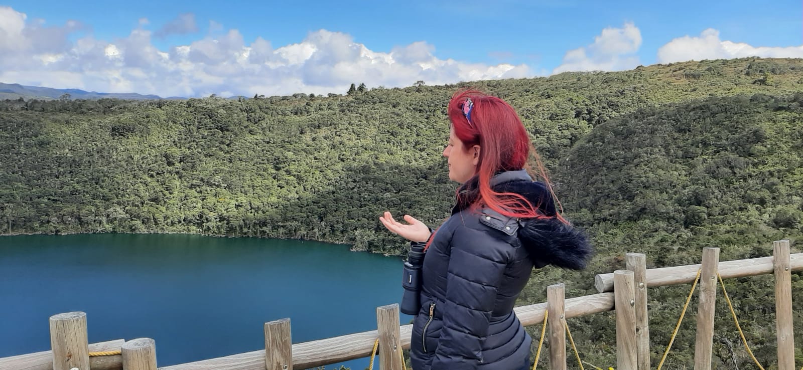 Mapis Munoz contemplando la naturaleza